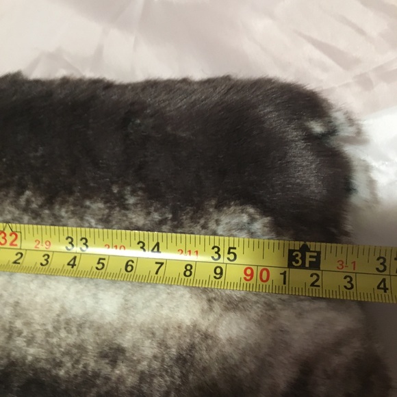 Animal friendly faux fur color\scarf - Picture 11 of 16